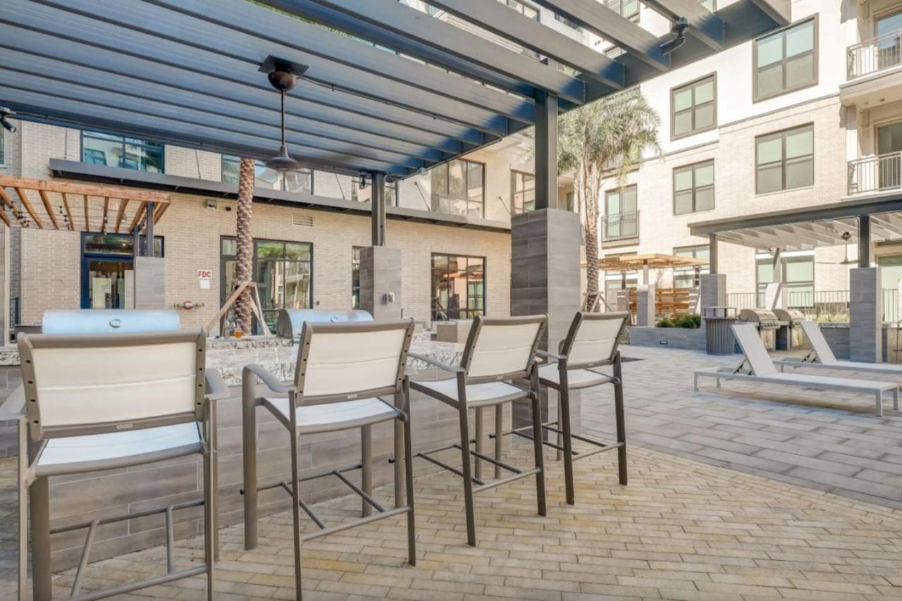 Apartment Riverwalk Serenity 2br With Free Pkg And Wi-fi