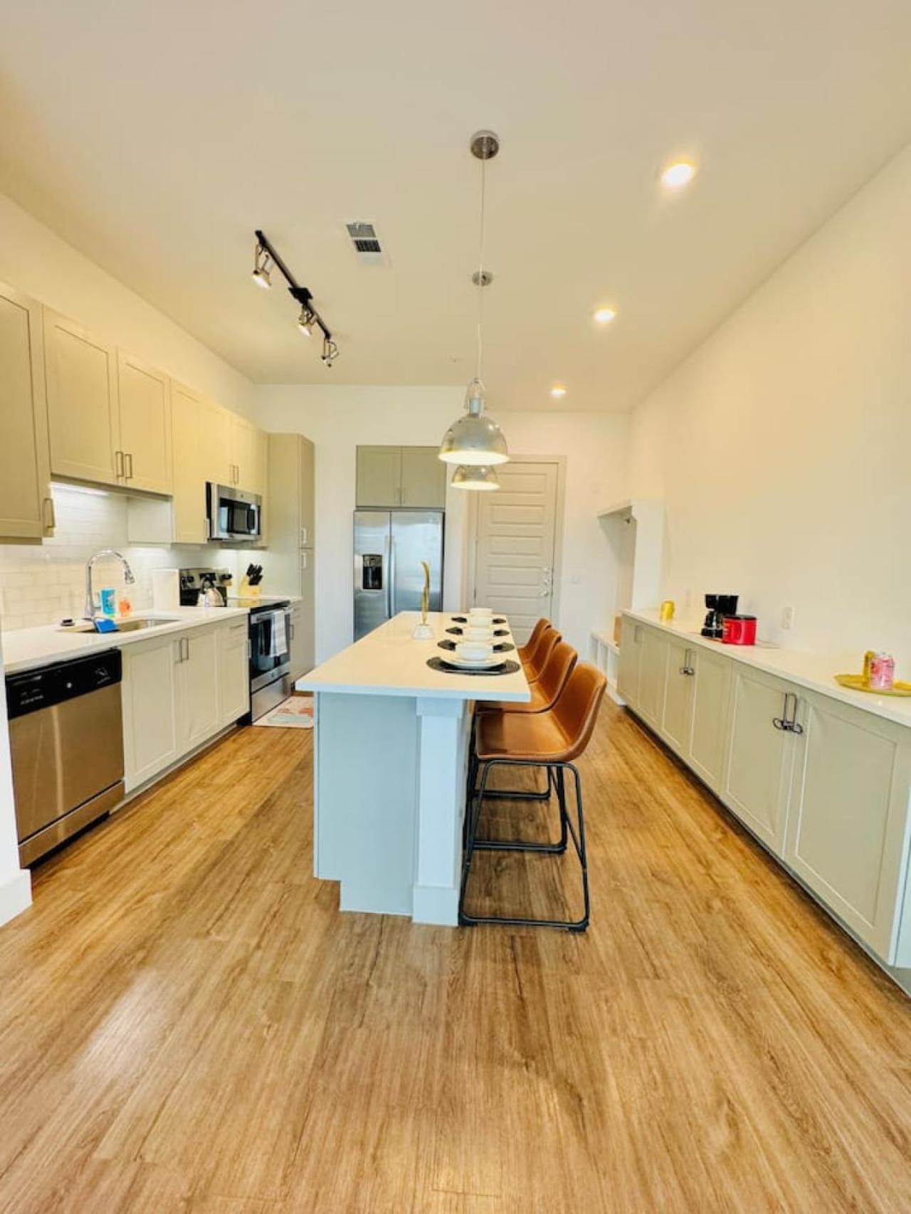 Riverwalk Serenity 2br With Free Pkg And Wi-fi