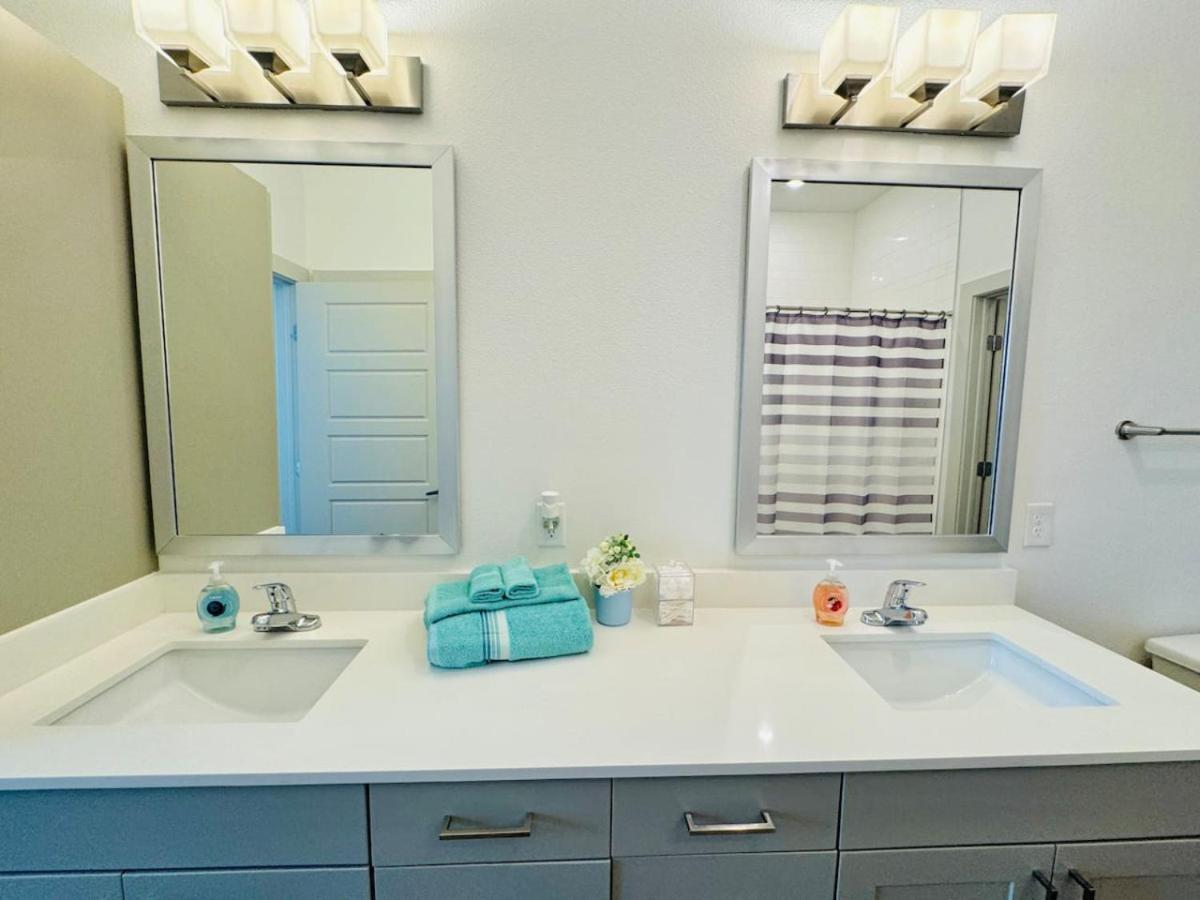 Riverwalk Serenity 2br With Free Pkg And Wi-fi San Antonio